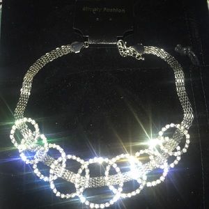 Elegant rhinestone necklace